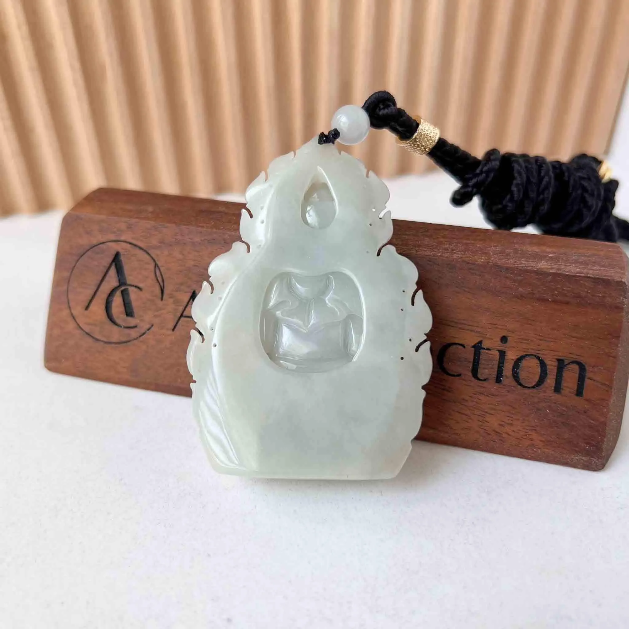 Jadeite Jade Guan Yin Avalokiteshvara Hand Carved Pendant Necklace, Quan Am, 观音, Light Green Jade Pendant, YGR-1022-1698554404
