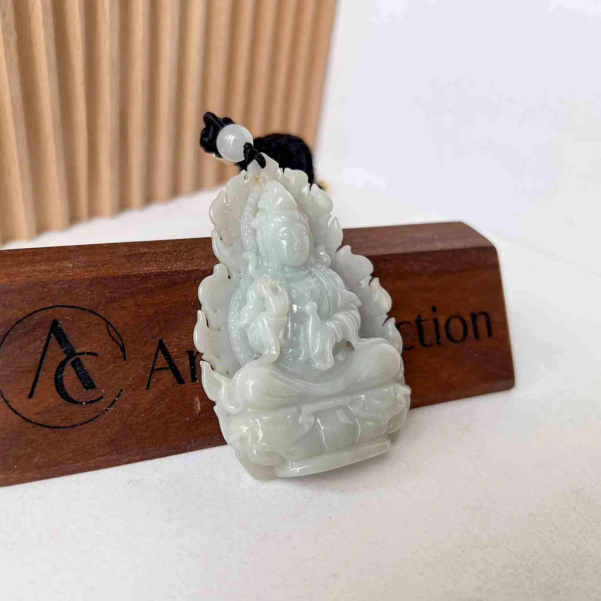 Jadeite Jade Guan Yin Avalokiteshvara Hand Carved Pendant Necklace, Quan Am, 观音, Light Green Jade Pendant, YGR-1022-1698554404